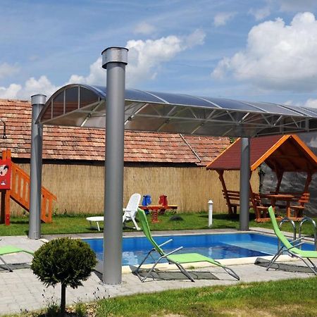 Arany Szőlő Wellness Apartmanház Heviz Exterior foto