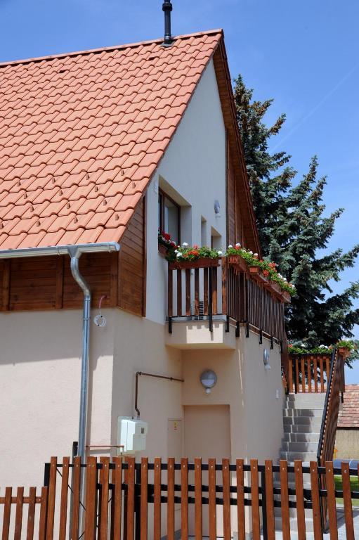 Arany Szőlő Wellness Apartmanház Heviz Exterior foto