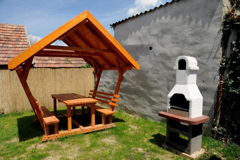 Arany Szőlő Wellness Apartmanház Heviz Exterior foto