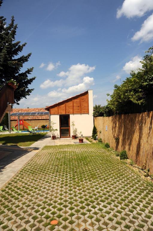 Arany Szőlő Wellness Apartmanház Heviz Exterior foto